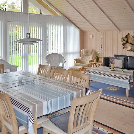 Hébergement de vacances Three-bedroom Holiday In *