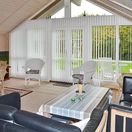 Hébergement de vacances Three-bedroom Holiday In *