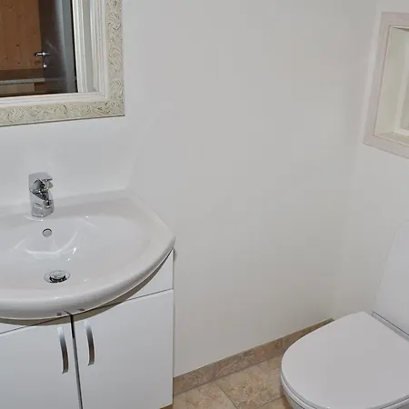 Three-bedroom Holiday In * Hals