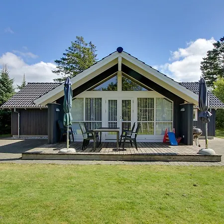Hébergement de vacances Three-bedroom Holiday In *