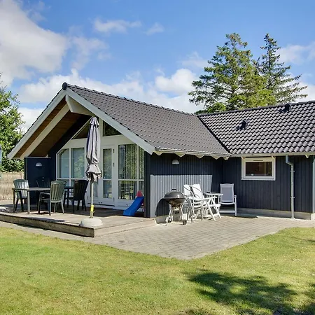Hébergement de vacances Three-bedroom Holiday In *